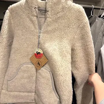 alwero 후드 부착 크림색 플리스 자켓