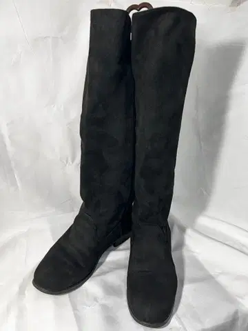 블랙 스웨이드 롱 부츠 플랫 힐