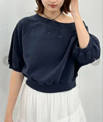 archives 피그먼트 오프숄더 맨투맨 네이비