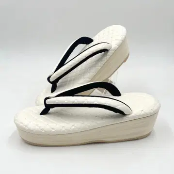 조리 저반발 쿠션 화이트 퀼트 EVA 조리 단초 하나 모노톤