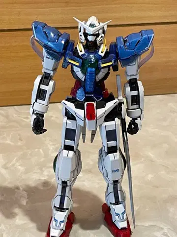 MG 엑시아 건담 솔리드 클리어 완성품