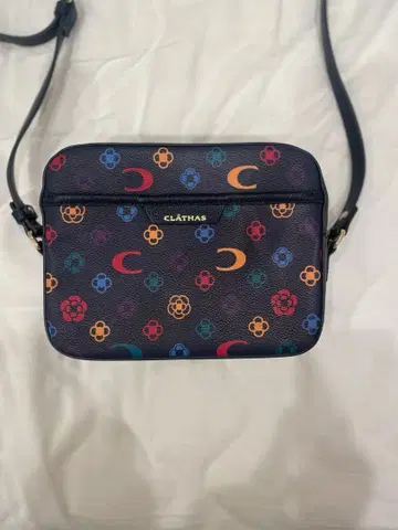 CLATHAS 숄더백