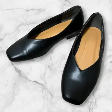 로데스코 어반 리서치 펌프스 블랙 스퀘어토 V컷