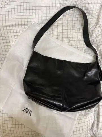 ZARA 블랙 가죽 숄더백