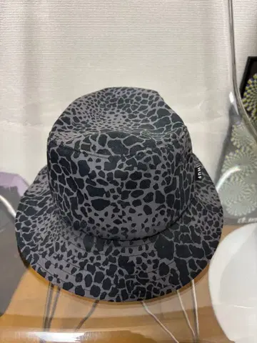 HUF 버킷햇 레오파드 무늬