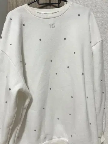 스톤 장식 화이트 트레이닝복