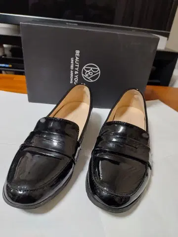 BEAUTY&YOUTH 블랙 로퍼 37