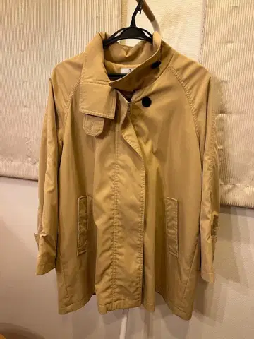 베이지 나일론 트렌치코트