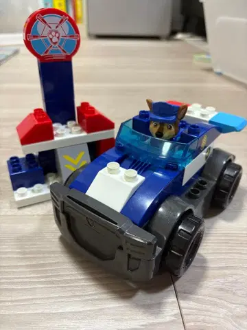 패트롤 체이스의 자동차