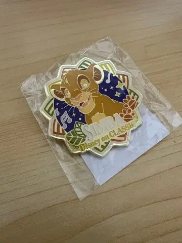 심바 디즈니 온 클래식 핀 배지