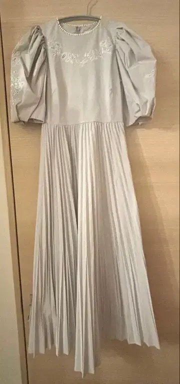 셀포드 이시이 미호 씨 콜라보 퍼프 슬리브 플리츠 원피스