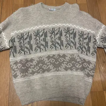 노르딕 무늬 울 혼방 스웨터 L 사이즈 상당