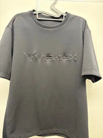 VENEX 엠보싱 로고 T셔츠