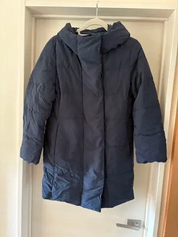 컴시즘 네이비 후드 부착 다운 자켓