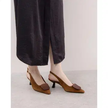 ANGEL ALARCON 백 스트랩 펌프스 37