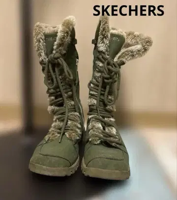 SKECHERS 올리브 그린 퍼 부츠 24cm