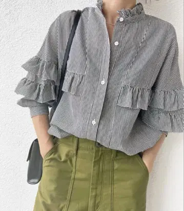 [ 스픽 앤 스팬 ] 코튼 실크 티어드 프릴 블라우스