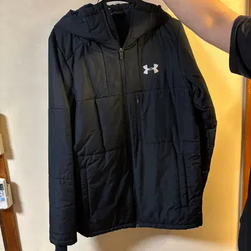 언더 아머 다운 자켓 M 블랙