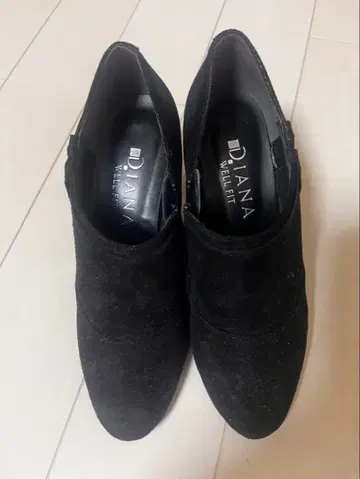 다이애나 블랙 스웨이드 부티