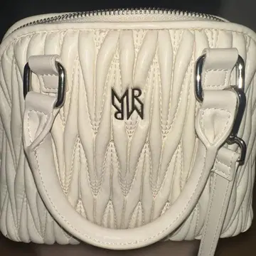 MURUA 화이트 퀼팅 숄더백