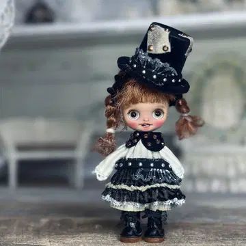 81 미니 브라이스 아웃핏