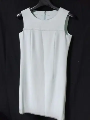 라이트 블루 슬리브리스 무릎 기장 원피스