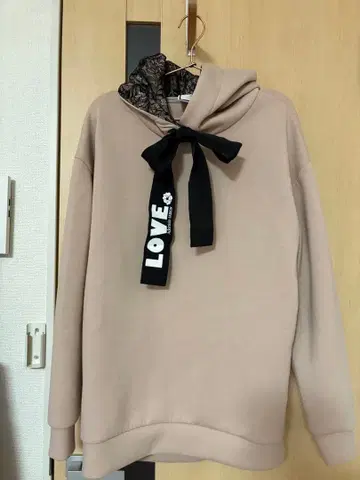 Adonisis 베이지 레이스 후드 후드티