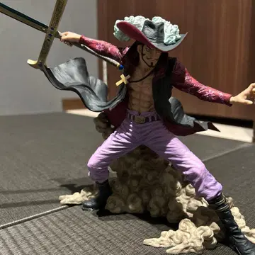 제일복권 원피스 미호크 피규어