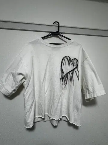 GRANCY 하트 자수 T셔츠 L 사이즈 화이트