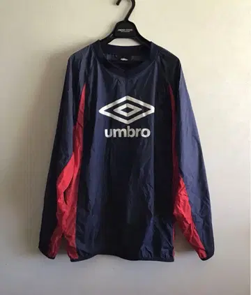 엄브로 피스테 O 사이즈 네이비 바스락