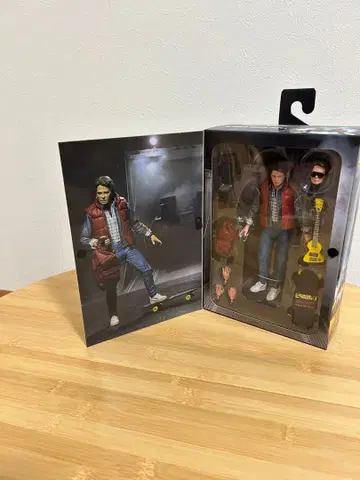 NECA 백투더퓨처 마티 플라이 피규어