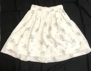 LODISPOTTO 스커트 화이트 스카이블루 꽃무늬 플라워 로디스포토