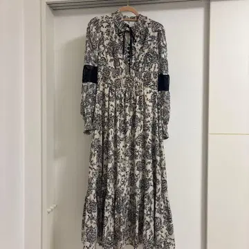 Herlipto Winter Floral Long-sleeve Dress