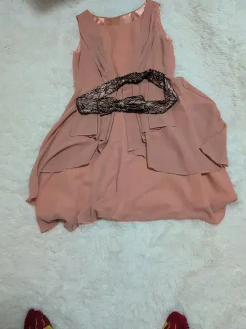 슬리브리스 무릎 기장 원피스 핑크 레이스 벨트 포함