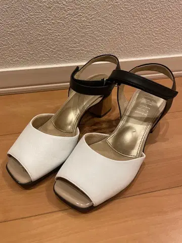 [ 새상품 ] fitfit 스퀘어토 샌들 24.0cm