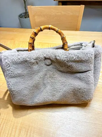 L'Scene 인조 모피 핸드백