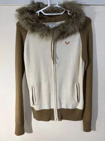 ROXY 니트 후드티