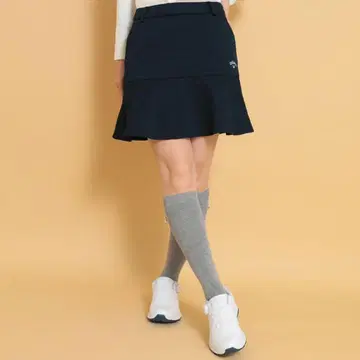 새상품 캘러웨이 퀼트 맨투맨 플레어 스커트 페플럼