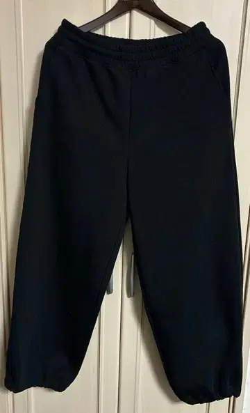 유니클로 C 맨투맨 와이드 팬츠 M 블랙 남녀 공용