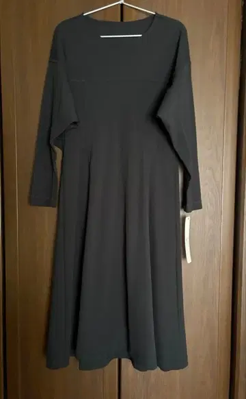 히로코 데시네르 블랙 원피스 HIROKO DESSINER