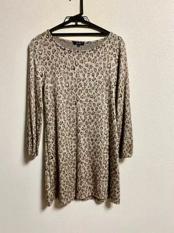 DRESKIP 레오파드 무늬 튜닉 38 사이즈 하트 무늬 베이지 원피스