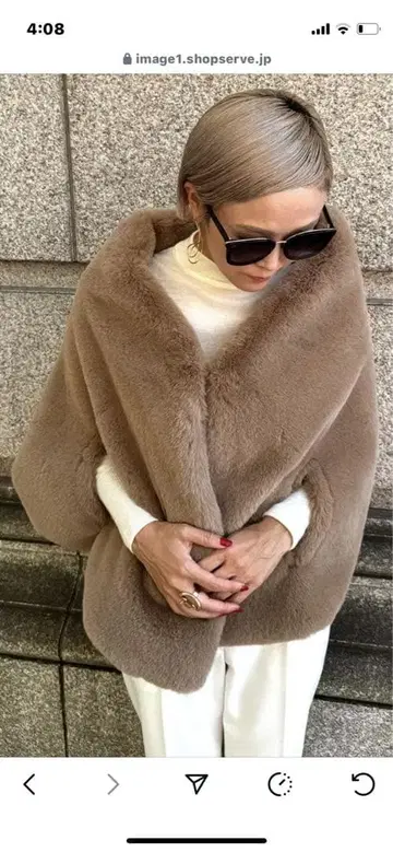 JENNY 리치 볼륨 퍼 케이프 베이지 판초 미사용 새상품