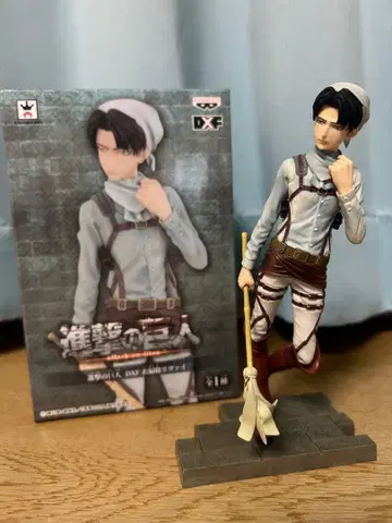 진격의 거인 리바이 피규어