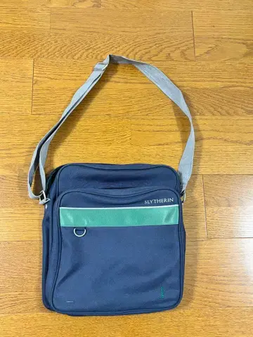 Slytherin 숄더백 네이비