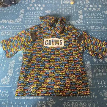 CHUMS 컬러풀 로고 후드 T셔츠