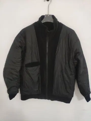 블랙 점퍼 플리스 옷깃