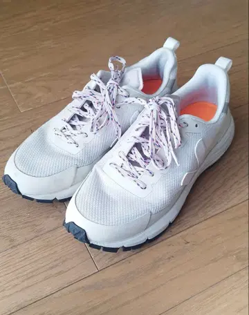 VEJA 스니커즈 40