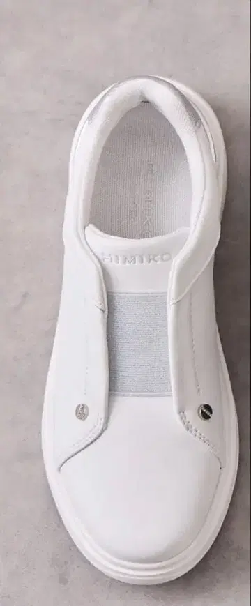 히미코 슬립온 스니커즈 화이트