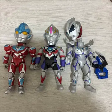 울트라맨 액션 피규어 3체 세트