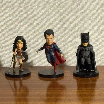 슈퍼맨, 배트맨, 원더우먼 월드 컬렉터블 피규어